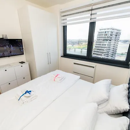 Modern Luxury In Waterfront With Views Lejlighed Beograd
