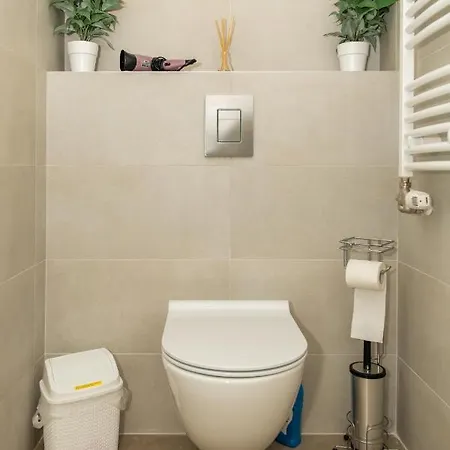 Modern Luxury In Waterfront With Views *