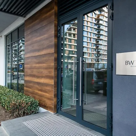 Modern Luxury In Waterfront With Views Beograd