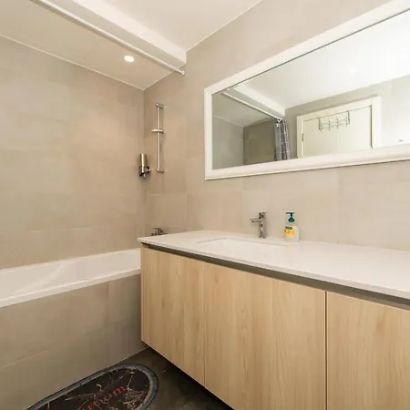 Modern Luxury In Waterfront With Views *