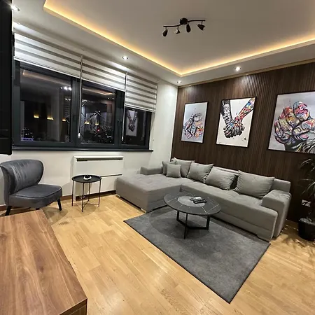 Modern Luxury In Waterfront With Views *